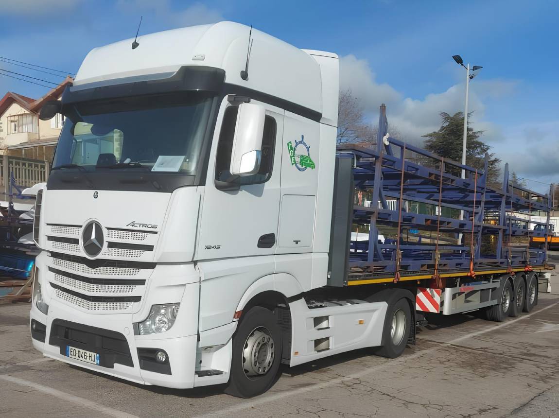 Camion trans groupage express ouvert